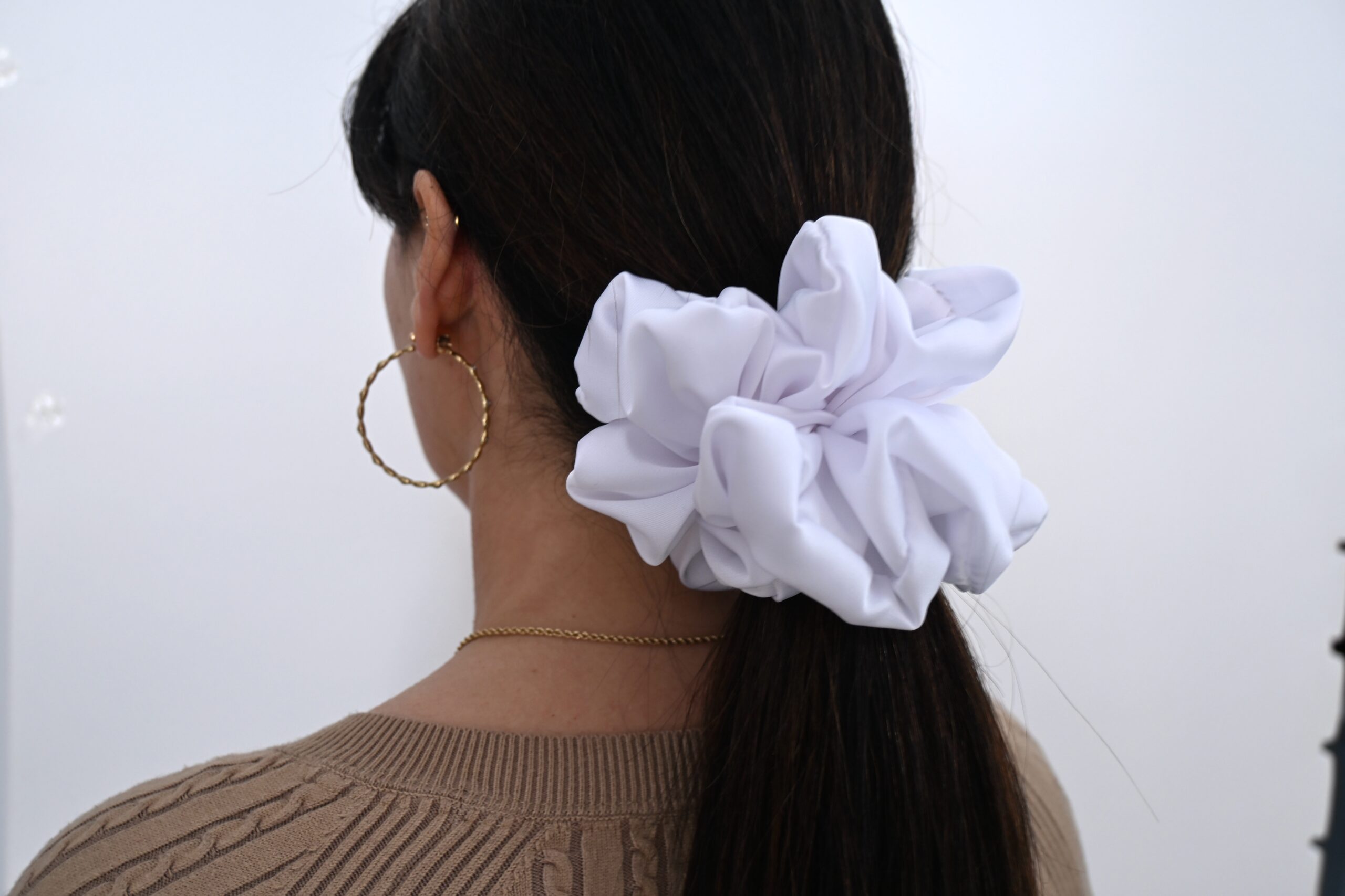 Scrunchie Biała Satyna jedwabna Duża - obrazek 2